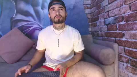 Snapshot of antoinemoretti chatting on 1, 10, 2025 antoinemoretti online show from 1, 10, 2025