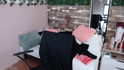 Snapshot of antolyh_c chatting on 4, 3, 2025 antolyh_c online show from 4, 3, 2025