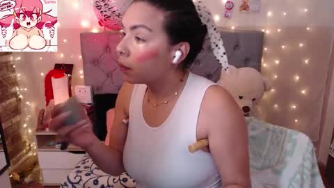 Snapshot of antolyh_c chatting on 11, 9, 2025 antolyh_c online show from 11, 9, 2025