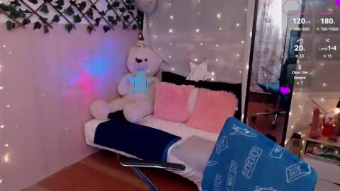 Snapshot of antolyh_c chatting on 10, 10, 2025 antolyh_c online show from 10, 10, 2025