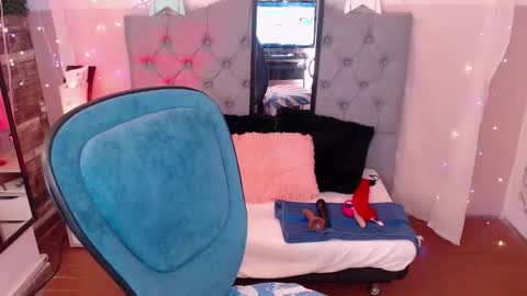 antolyh_c online show from 5, 3, 2026