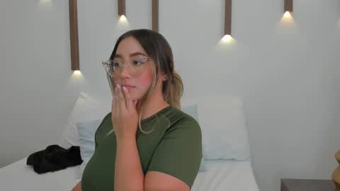 A N T O N E L L A  online show from 21, 1, 2025