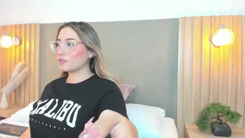 A N T O N E L L A  online show from 12, 3, 2025