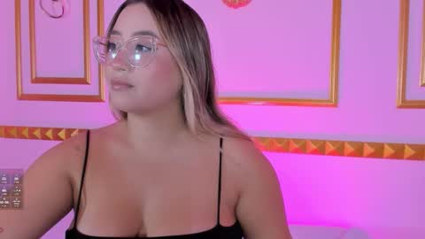 A N T O N E L L A  online show from 30, 10, 2025