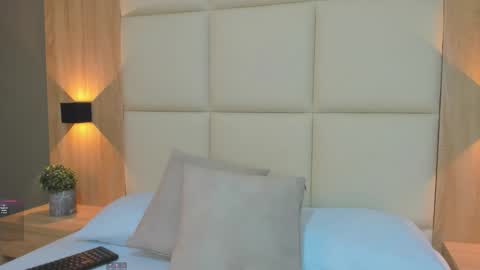 A N T O N E L L A  online show from 6, 11, 2025