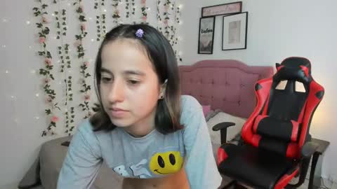 Snapshot of antonella_heinz_ chatting on 15, 12, 2024 Antonella online show from 15, 12, 2024