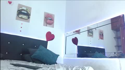 Snapshot of antonella_pink2 chatting on 21, 12, 2025 antonella online show from 21, 12, 2025