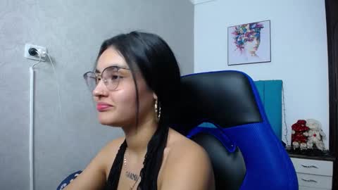 Snapshot of antonella_sweetlittle chatting on 5, 12, 2024 Antonella online show from 5, 12, 2024