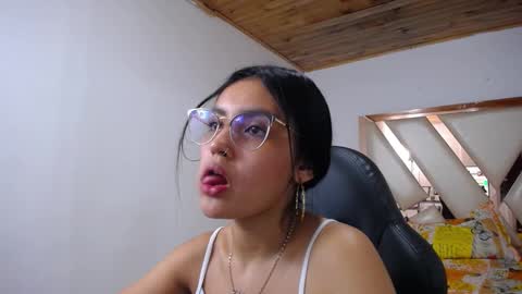 Snapshot of antonella_sweetlittle chatting on 8, 12, 2024 Antonella online show from 8, 12, 2024