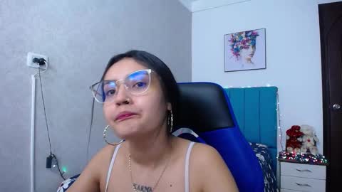 Snapshot of antonella_sweetlittle chatting on 12, 12, 2024 Antonella online show from 12, 12, 2024