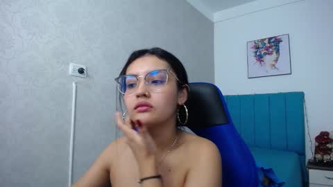Snapshot of antonella_sweetlittle chatting on 18, 12, 2024 Antonella online show from 18, 12, 2024