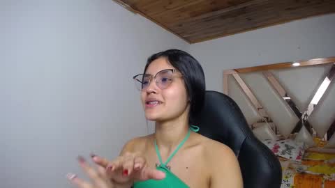 Snapshot of antonella_sweetlittle chatting on 3, 1, 2025 Antonella online show from 3, 1, 2025