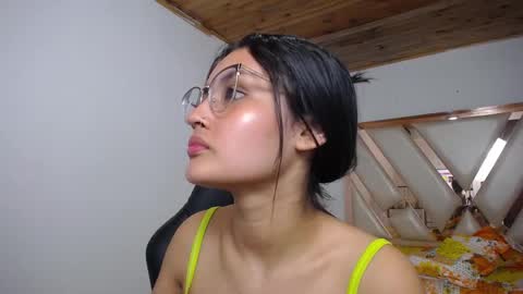 Snapshot of antonella_sweetlittle chatting on 5, 1, 2025 Antonella online show from 5, 1, 2025