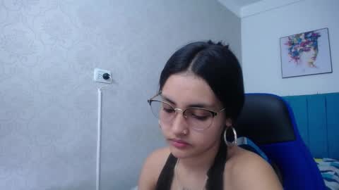 Snapshot of antonella_sweetlittle chatting on 21, 1, 2025 Antonella online show from 21, 1, 2025