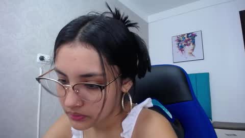 Snapshot of antonella_sweetlittle chatting on 27, 2, 2025 Antonella online show from 27, 2, 2025