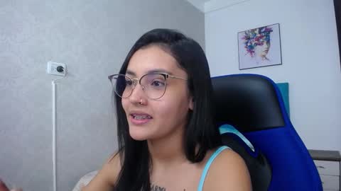 Snapshot of antonella_sweetlittle chatting on 1, 3, 2025 Antonella online show from 1, 3, 2025