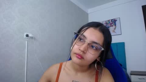 Snapshot of antonella_sweetlittle chatting on 4, 3, 2025 Antonella online show from 4, 3, 2025