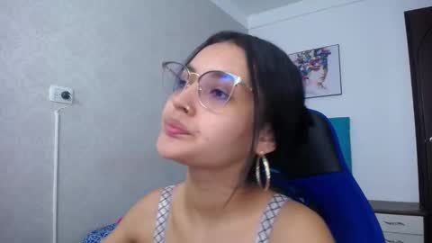 Snapshot of antonella_sweetlittle chatting on 5, 3, 2025 Antonella online show from 5, 3, 2025