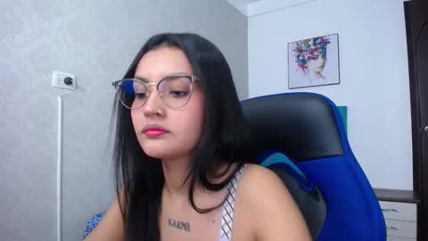 Snapshot of antonella_sweetlittle chatting on 5, 3, 2025 Antonella online show from 5, 3, 2025
