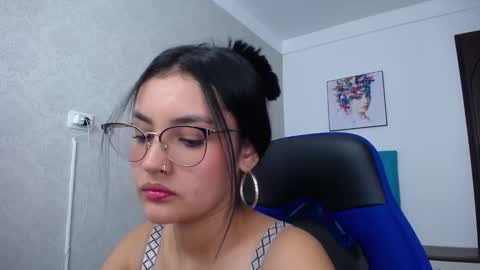 Snapshot of antonella_sweetlittle chatting on 5, 3, 2025 Antonella online show from 5, 3, 2025