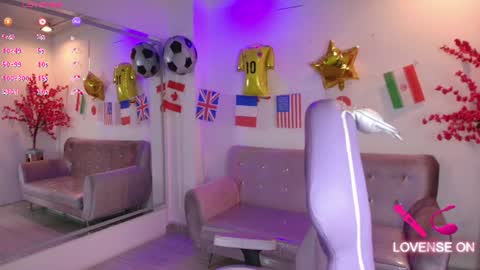 Snapshot of antonella_wiild chatting on 8, 7, 2026 Antonella online show from 8, 7, 2026