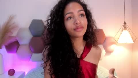 Snapshot of antonellahall_ chatting on 15, 2, 2025 AntonellaHall online show from 15, 2, 2025