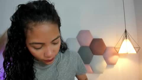 Snapshot of antonellahall_ chatting on 20, 2, 2025 AntonellaHall online show from 20, 2, 2025