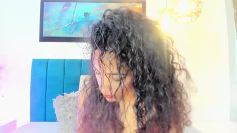 Snapshot of antonellahall_ chatting on 4, 3, 2025 AntonellaHall online show from 4, 3, 2025
