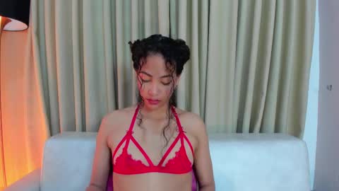 Snapshot of antonellahall_ chatting on 6, 3, 2025 AntonellaHall online show from 6, 3, 2025