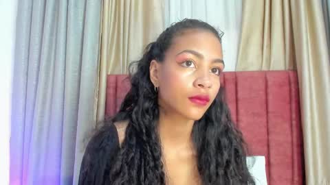Snapshot of antonellahall_ chatting on 7, 3, 2025 AntonellaHall online show from 7, 3, 2025