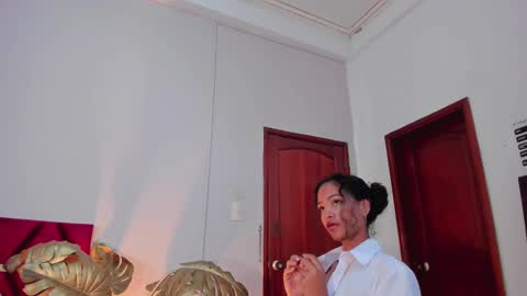 Snapshot of antonellahall_ chatting on 8, 3, 2025 AntonellaHall online show from 8, 3, 2025