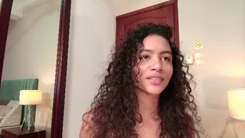 Snapshot of antonellahall_ chatting on 18, 6, 2026 AntonellaHall online show from 18, 6, 2026