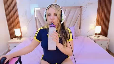 My name is Andrea  thumb up me please its important online show from 5, 1, 2026