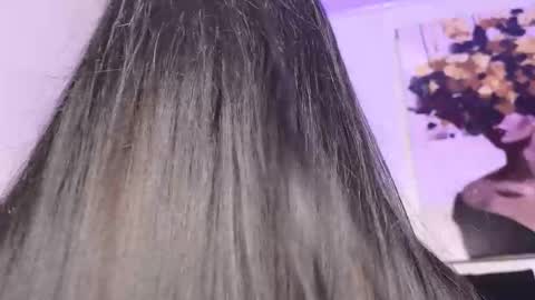 antonellariva_ online show from 5, 12, 2025