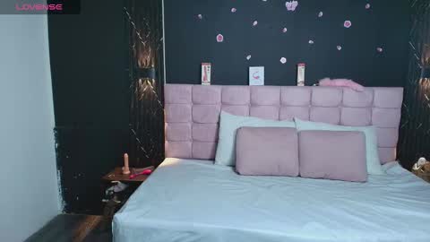 A N T O N E L L A online show from 24, 9, 2025