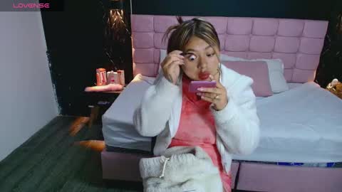 A N T O N E L L A online show from 30, 9, 2025