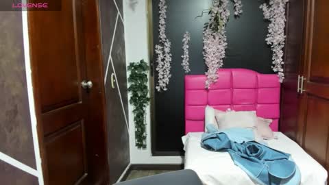 A N T O N E L L A online show from 21, 10, 2025