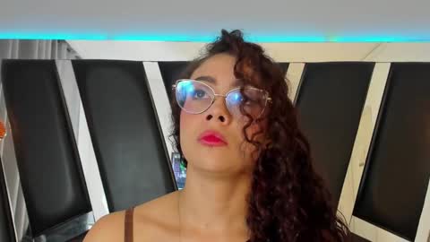 A N T O N E L L E  online show from 12, 12, 2024