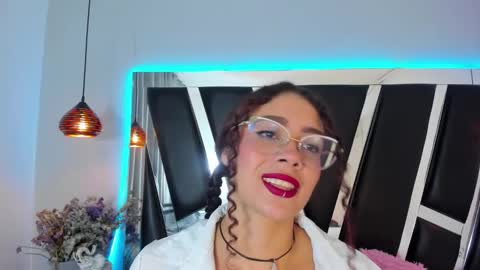 A N T O N E L L E  online show from 19, 12, 2024