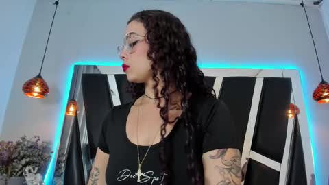A N T O N E L L E  online show from 20, 12, 2024