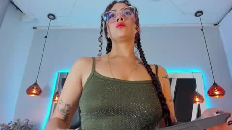 A N T O N E L L E  online show from 4, 1, 2025