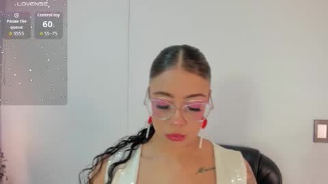 Snapshot of antonellepiercee chatting on 20, 9, 2025 A N T O N E L L E  online show from 20, 9, 2025