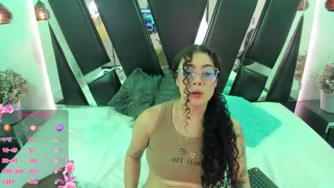 Snapshot of antonellepiercee chatting on 24, 9, 2025 A N T O N E L L E  online show from 24, 9, 2025