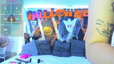 Snapshot of antonellepiercee chatting on 21, 10, 2025 A N T O N E L L E  online show from 21, 10, 2025