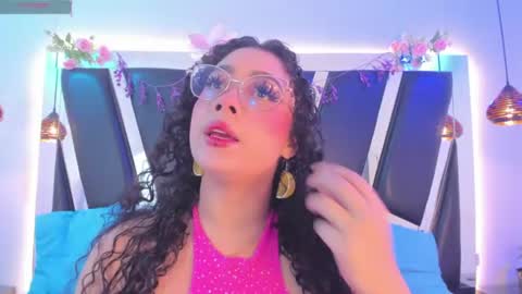 Snapshot of antonellepiercee chatting on 26, 6, 2026 A N T O N E L L E online show from 26, 6, 2026