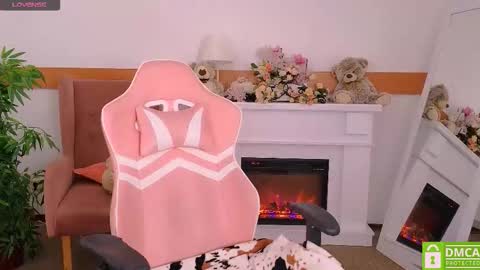 Snapshot of antonia_ferrero chatting on 9, 11, 2025 antonia_ferrero online show from 9, 11, 2025