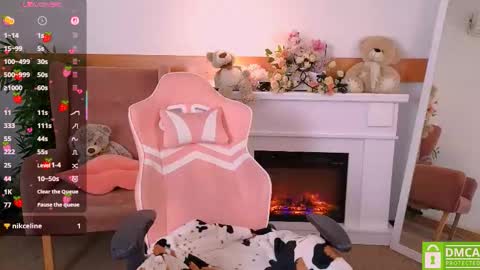 Snapshot of antonia_ferrero chatting on 12, 11, 2025 antonia_ferrero online show from 12, 11, 2025