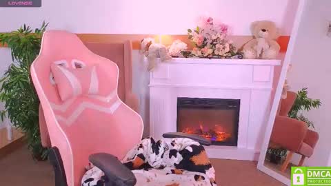 Snapshot of antonia_ferrero chatting on 5, 12, 2025 antonia_ferrero online show from 5, 12, 2025