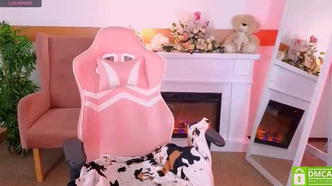 Snapshot of antonia_ferrero chatting on 14, 12, 2025 antonia_ferrero online show from 14, 12, 2025