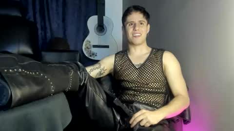 Snapshot of antonnello_ chatting on 16, 12, 2025 antonnello_ online show from 16, 12, 2025